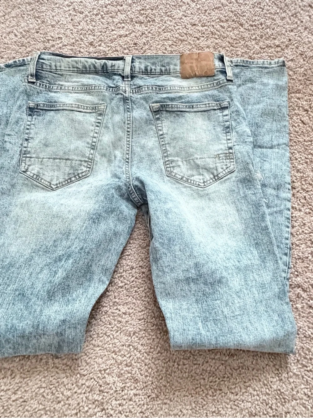 Aeropostale Women's Light Wash Blue Denim Jeans